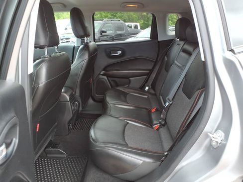 Used 2019 Jeep Compass Trailhawk AWD/4WD image 11