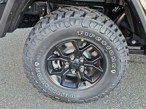 New 2026 Jeep Gladiator Sport image 5