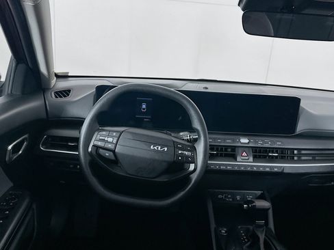 Used 2025 Kia K4 LXS image 17