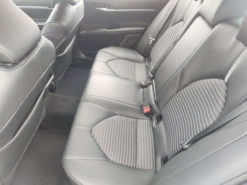 Used 2021 Toyota Camry SE image 18