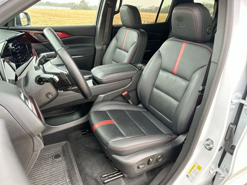 Used 2024 Chevrolet Traverse RS w/ LPO, Floor Liner Package image 11