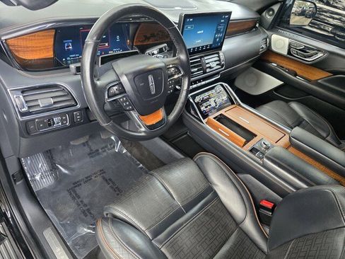 Used 2022 Lincoln Navigator Black Label image 10