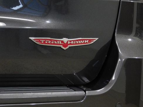 Used 2021 Jeep Grand Cherokee Trailhawk w/ Premium Lighting Group AWD/4WD image 87