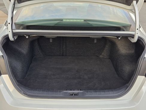 Used 2025 Nissan Altima 2.5 SV FWD image 18