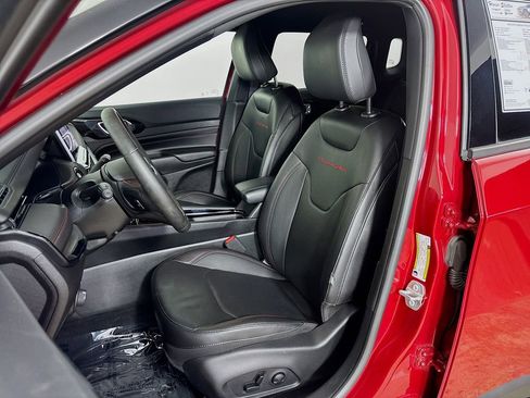 Used 2025 Jeep Compass Trailhawk w/ Trailhawk Elite Group AWD/4WD image 11
