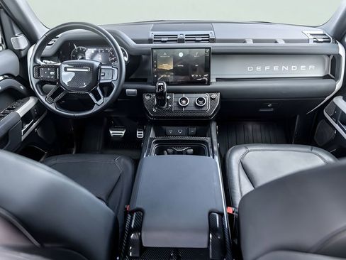 Used 2023 Land Rover Defender 130 SE AWD/4WD image 31