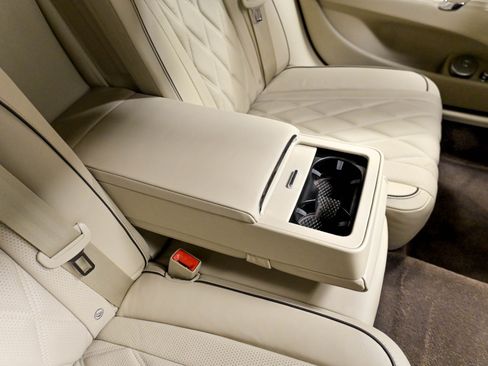 Used 2015 Bentley Flying Spur W12 AWD/4WD image 37