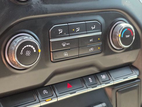 Used 2020 Chevrolet Silverado 1500 LT RWD image 43