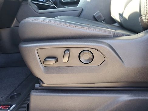 Used 2024 GMC Sierra 2500 AT4 w/ AT4 Premium Plus Package image 16