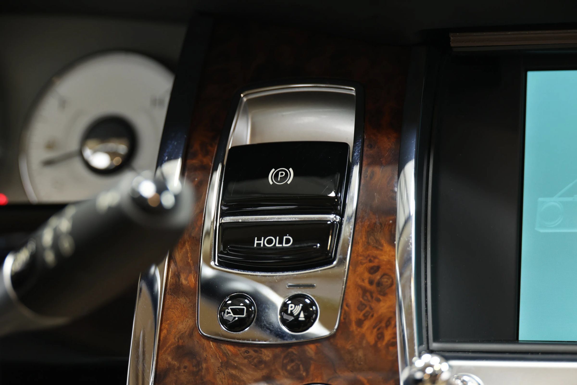 Used 2015 Rolls-Royce Ghost RWD image 40