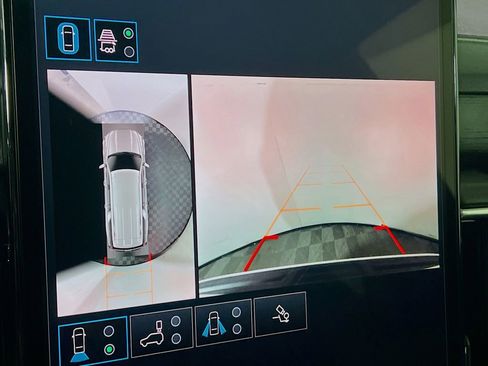 Used 2025 GMC Yukon XL Denali image 12