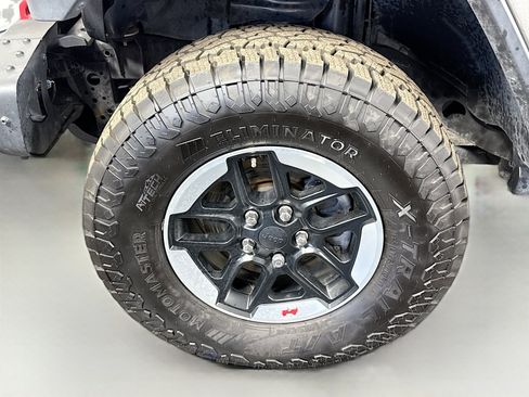 Used 2020 Jeep Wrangler Unlimited Rubicon w/ Uconnect 4C Nav & Sound Group image 38