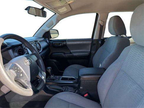 Used 2017 Toyota Tacoma SR w/ SR Convenience Package image 10