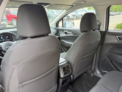 Used 2025 Kia Sportage LX FWD image 25