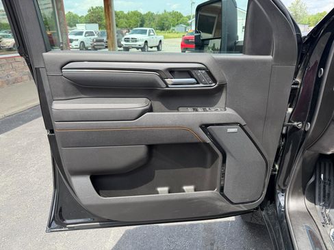 Used 2025 GMC Sierra 2500 AT4 AWD/4WD image 14