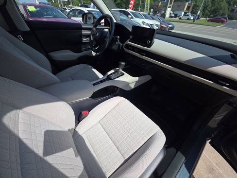 Used 2023 Honda HR-V LX image 9