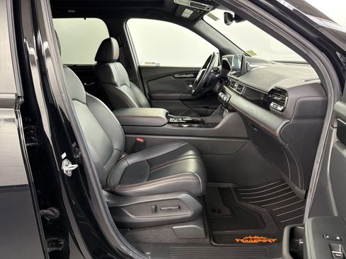 Certified 2025 Honda Pilot TrailSport image 30