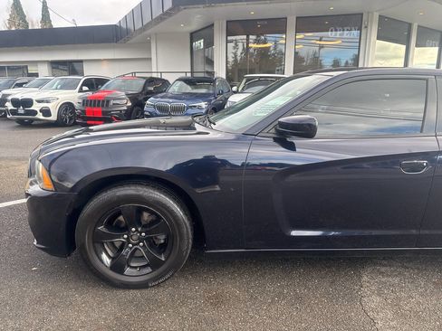Used 2011 Dodge Charger SE w/ Connectivity Group image 10