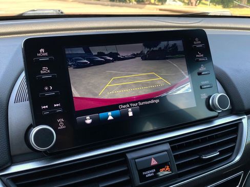 Used 2019 Honda Accord Sport image 16