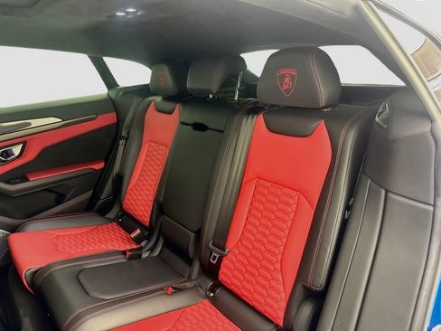 Used 2022 Lamborghini Urus AWD/4WD image 26
