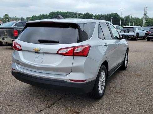 Used 2021 Chevrolet Equinox LS w/ LS Convenience Package FWD image 5
