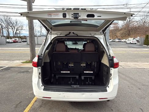 Used 2015 Toyota Sienna Limited Premium image 27