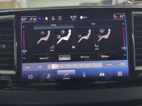 Used 2023 Chrysler Pacifica Touring-L FWD image 20