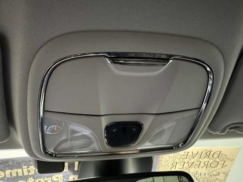 Used 2022 Jeep Cherokee Trailhawk w/ Premium Leather Package AWD/4WD image 31