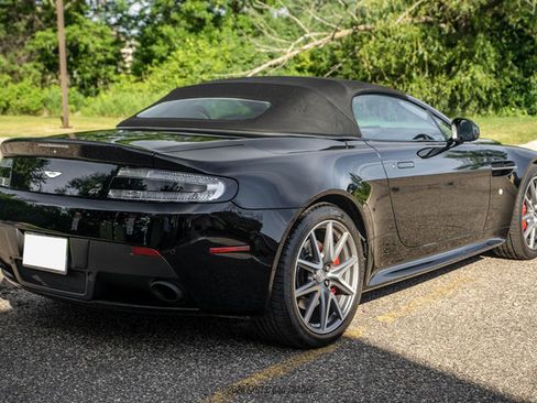 Used 2015 Aston Martin V8 Vantage GT RWD image 21