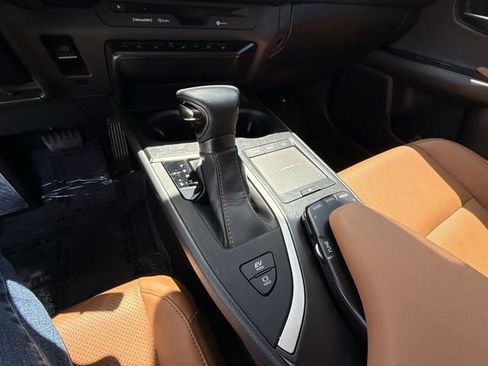 Used 2020 Lexus UX 250h w/ Premium Package image 21