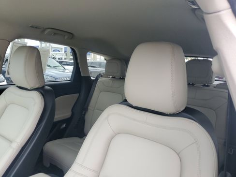 New 2025 Lincoln Corsair FWD image 21