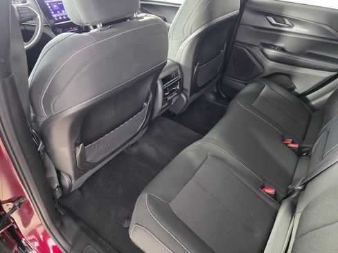 Used 2025 Jeep Grand Cherokee Laredo X RWD image 15