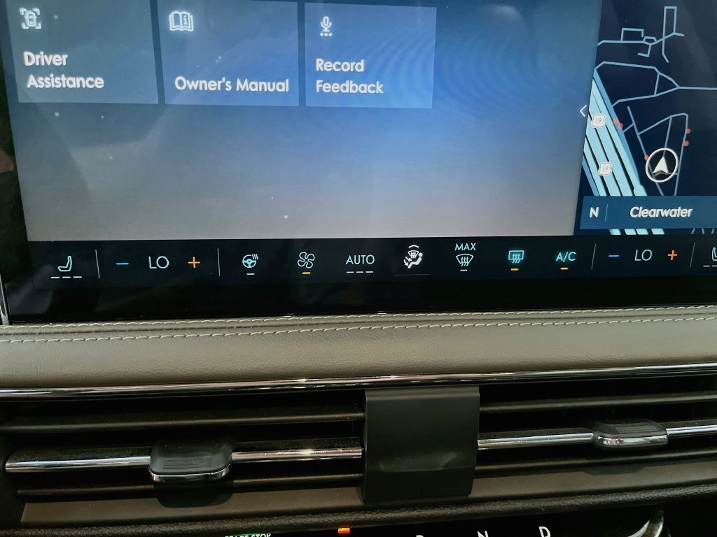 Used 2024 Lincoln Corsair AWD w/ Equipment Group 101A image 16