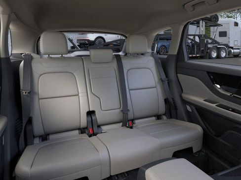 New 2026 Lincoln Corsair Premiere image 11