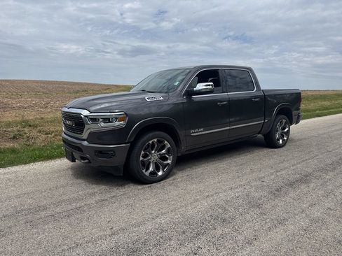 Used 2022 RAM 1500 Limited w/ Body-Colour Bumper Group AWD/4WD image 1