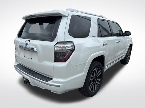 Used 2017 Toyota 4Runner Limited AWD/4WD image 2