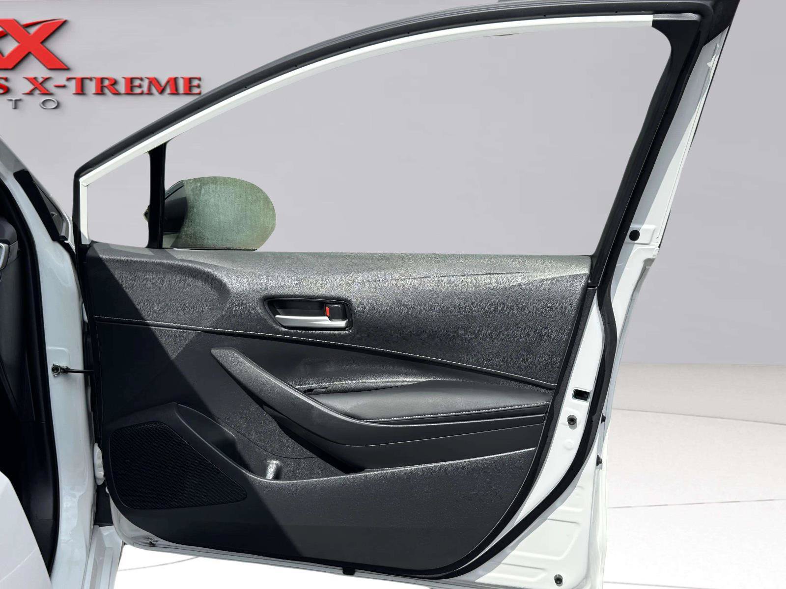 Used 2022 Toyota Corolla SE FWD image 64