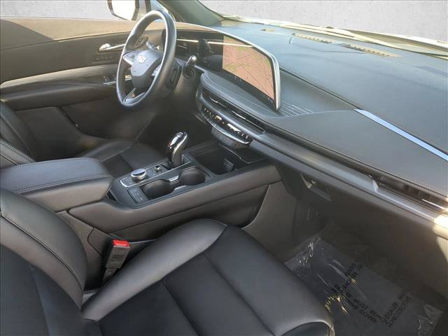Used 2025 Cadillac XT4 Premium Luxury FWD image 22
