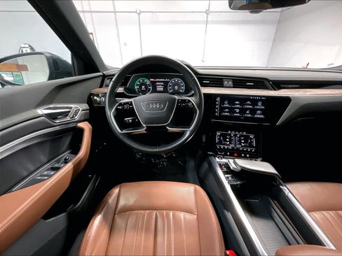 Certified 2023 Audi e-tron Premium Plus w/ Premium Plus Package AWD/4WD image 8