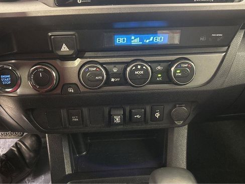 Used 2023 Toyota Tacoma TRD Off-Road image 27