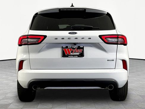 Used 2023 Ford Escape ST-Line Select AWD/4WD image 5