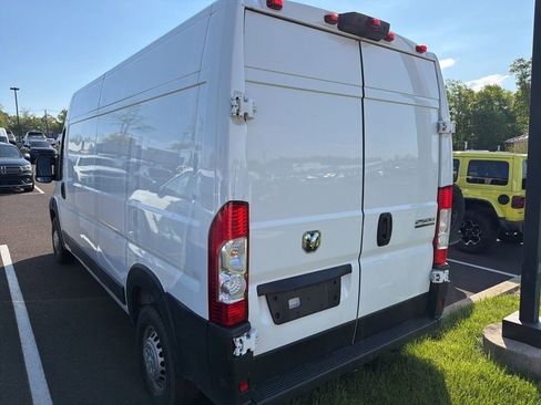 Used 2025 RAM ProMaster 2500 w/ Convenience Group FWD image 3