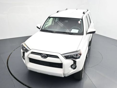 Used 2023 Toyota 4Runner SR5 AWD/4WD image 11