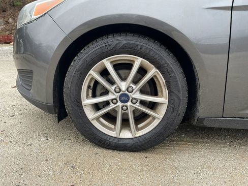 Used 2015 Ford Focus SE w/ Reverse Sensing Package image 22