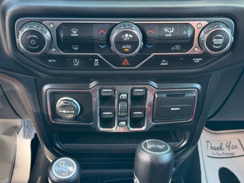 Used 2021 Jeep Wrangler Unlimited Sahara w/ Uconnect 4C Nav & Sound Group AWD/4WD image 14