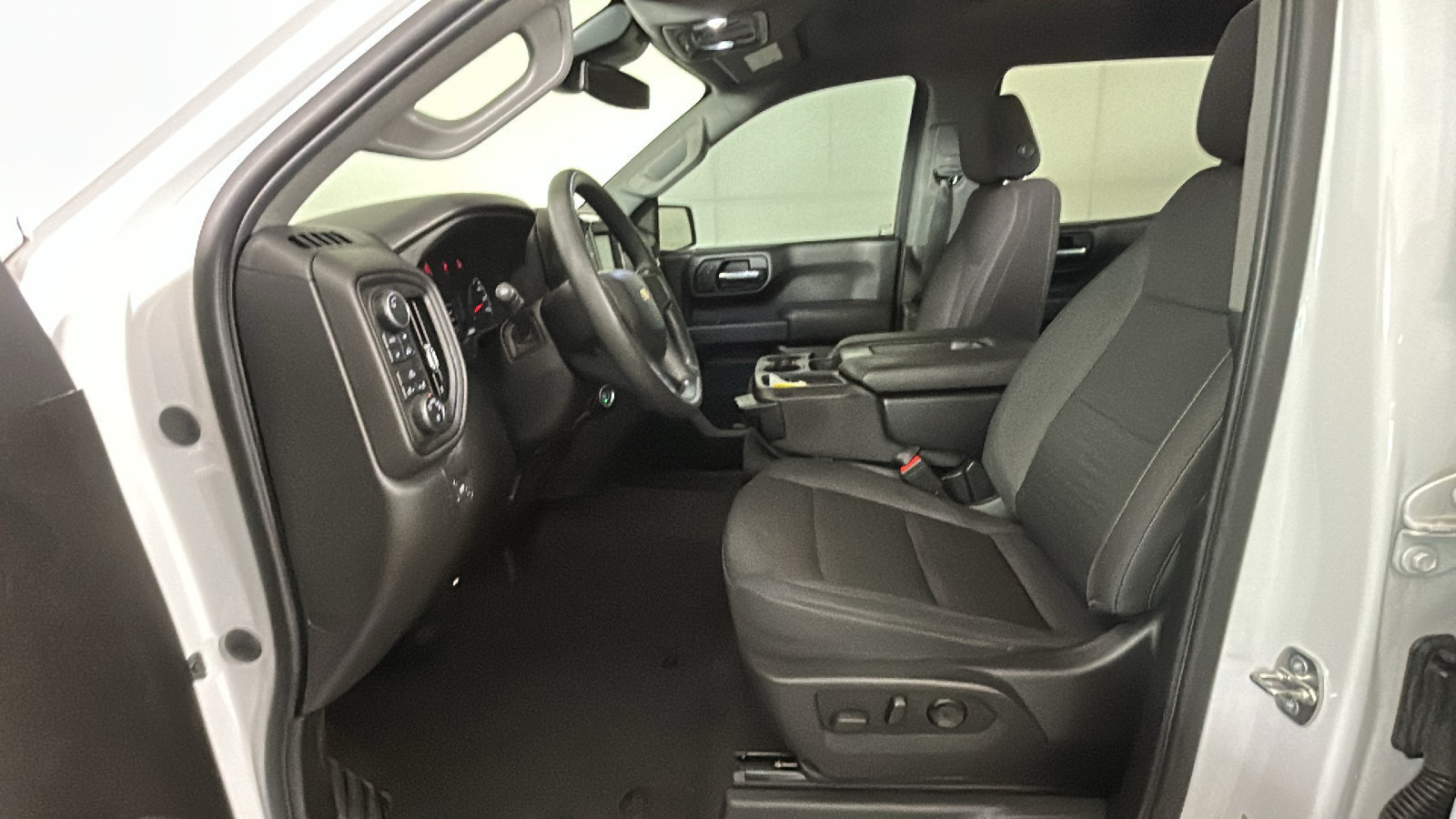 Used 2023 Chevrolet Silverado 1500 Custom AWD/4WD image 13