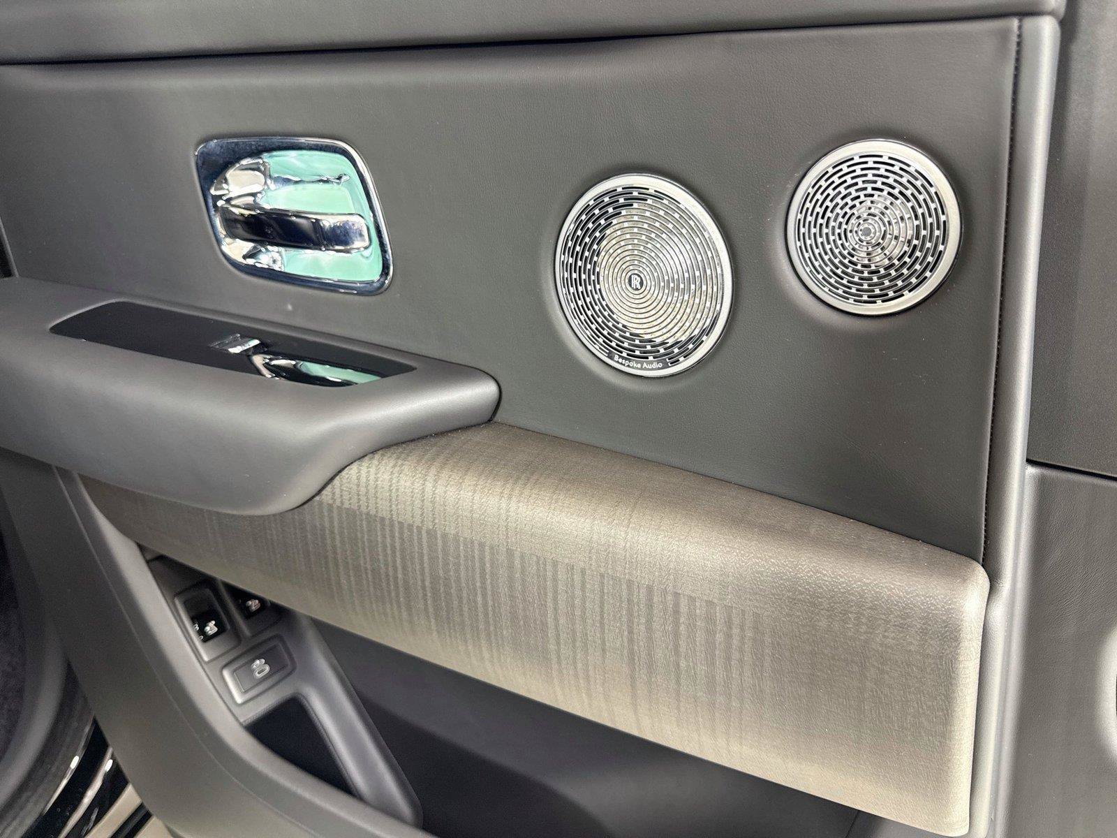 Used 2025 Rolls-Royce Cullinan AWD/4WD image 23