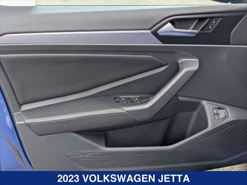 Certified 2023 Volkswagen Jetta SE w/ Panoramic Sunroof Package FWD image 10