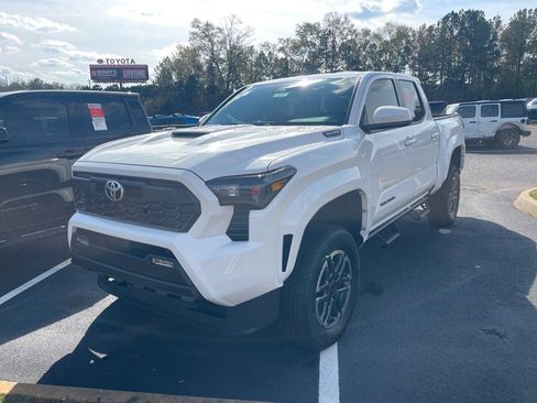 New 2025 Toyota Tacoma TRD Sport image 3
