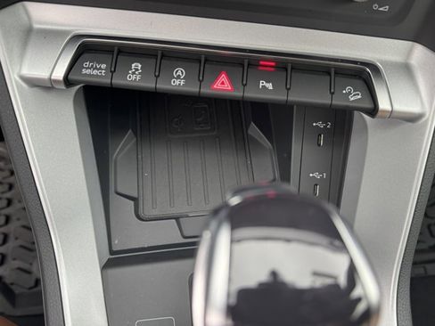 Certified 2025 Audi Q3 2.0T Premium w/ Convenience Package image 20